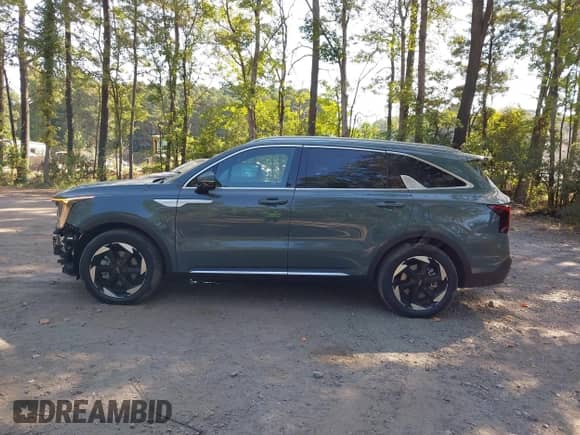 2025 Kia Sorento SX Prestige with VIN KNDRKDJG7S5305800, listed as a IAAI auction lot 43160232 with 19,176 mi miles and . Bid and sale history available at DreamBid. Image 15.