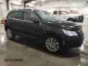 2011 Volkswagen Tiguan S с VIN WVGBV7AX9BW555801, выставлен на аукционе Copart как лот 82320045 с пробегом 169 337 миль миль и Списание • Salvage title. История ставок и продаж доступна на DreamBid. Изображение 4.