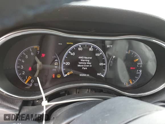2019 Jeep Grand Cherokee Upland z VIN 1C4RJFAG6KC590726, wystawiony jako Copart lot #64311365 z przebiegiem 93 264 mil mil oraz Szkoda całkowita • Salvage title. Historia ofert i sprzedaży dostępna na DreamBid. Obrazek 9.