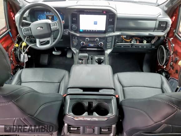 2025 Ford F-150 Lariat с VIN 1FTFW5L8XSFA15404, выставлен на аукционе Copart как лот 58945285 с пробегом 3 454 миль миль и Списание • Salvage title. История ставок и продаж доступна на DreamBid. Изображение 8.