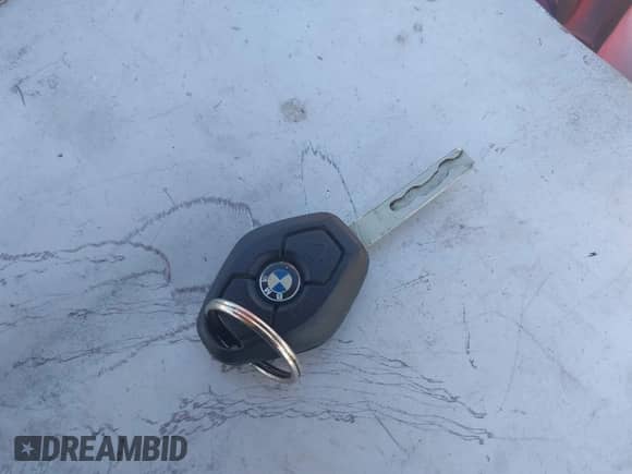 2006 BMW Z4 3.0i с VIN 4USBU33556LW68934, выставлен на аукционе IAAI как лот 41472800 с пробегом 108 983 миль миль и . История ставок и продаж доступна на DreamBid. Изображение 11.