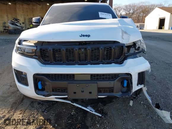 2024 Jeep Grand Cherokee z VIN 1C4RJYB63R8510782, wystawiony jako IAAI lot #40878374 z przebiegiem 2 396 mil mil oraz . Historia ofert i sprzedaży dostępna na DreamBid. Obrazek 6.