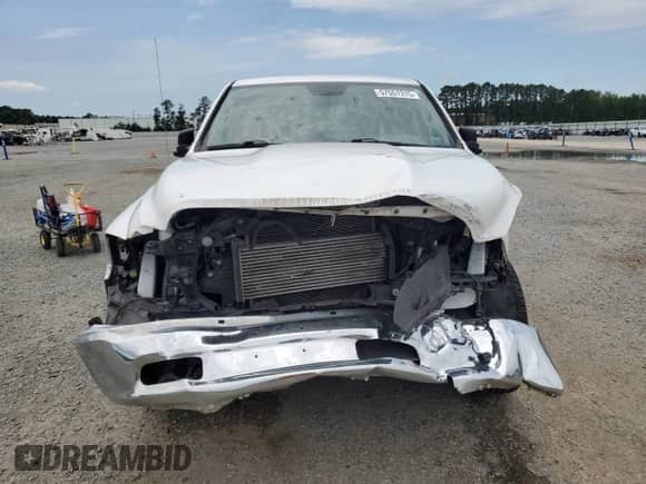 2019 Ram 1500 Tradesman z VIN 1C6RR7KM6KS725316, wystawiony jako Copart lot #57551315 z przebiegiem 62 732 mil mil oraz Szkoda całkowita • Salvage title. Historia ofert i sprzedaży dostępna na DreamBid. Obrazek 5.