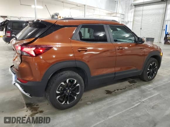 2021 Chevrolet TrailBlazer LT with VIN KL79MRSL4MB016863, listed as a Copart auction lot 69207235 with 37,222 mi miles and Salvage title. Bid and sale history available at DreamBid. Image 3.