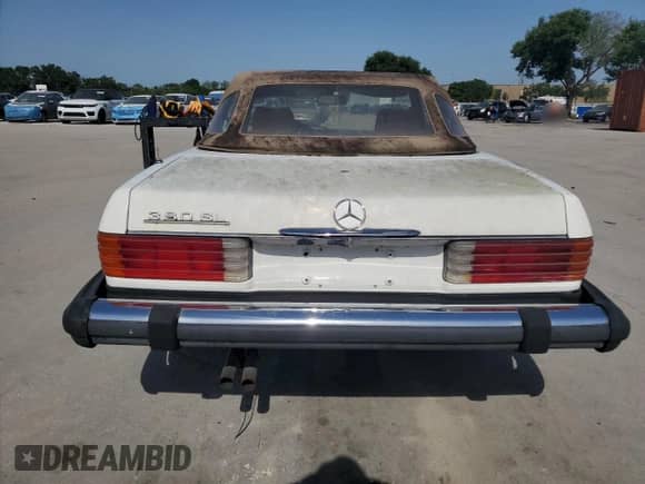 1983 Mercedes-Benz 380 SL with VIN WDBBA45A2DB023819, listed as a Copart auction lot 57130035 with 93,076 mi miles and Clean title. Bid and sale history available at DreamBid. Image 6.