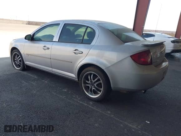 2007 Chevrolet Cobalt LT with VIN 1G1AL55F477164450, listed as a IAAI auction lot 43061382 with 188,016 mi miles and . Bid and sale history available at DreamBid. Image 3.