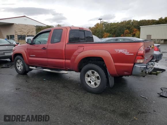 2005 Toyota Tacoma с VIN 5TEUU42N15Z033313, выставлен на аукционе Copart как лот 86146965 с пробегом 255 199 миль миль и Чистый • Clean title. История ставок и продаж доступна на DreamBid. Изображение 2.