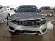 2023 Jeep Grand Cherokee Limited z VIN 1C4RJGBG1P8902983, wystawiony jako Copart lot #63792305 z przebiegiem 35 288 mil mil oraz Szkoda całkowita • Salvage title. Historia ofert i sprzedaży dostępna na DreamBid. Obrazek 5.