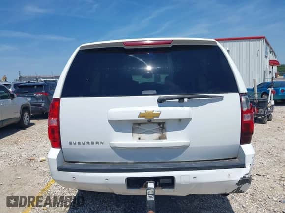 2011 Chevrolet Suburban with VIN 1GNWKMEG3BR250386, listed as a IAAI auction lot 42369109 with 222,821 mi miles and . Bid and sale history available at DreamBid. Image 16.