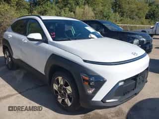 2025 Hyundai Kona SEL с VIN KM8HB3AB5SU329556, выставлен на аукционе IAAI как лот 43510291 с пробегом 2 769 миль миль и . История ставок и продаж доступна на DreamBid. Изображение 1.