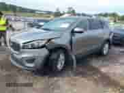 2016 Kia Sorento LX z VIN 5XYPG4A39GG164359, wystawiony jako IAAI lot #42620030 z przebiegiem 66 188 mil mil oraz . Historia ofert i sprzedaży dostępna na DreamBid. Obrazek 2.