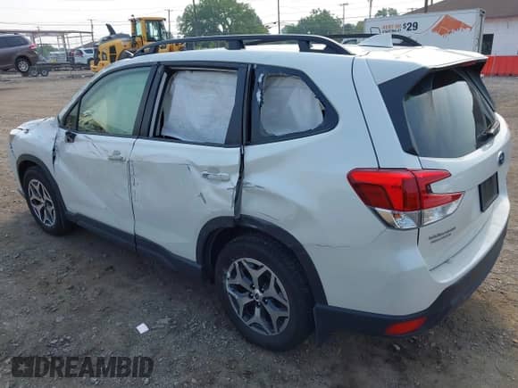 2023 Subaru Forester Premium z VIN JF2SKAEC4PH505628, wystawiony jako IAAI lot #42906904 z przebiegiem 14 733 mil mil oraz . Historia ofert i sprzedaży dostępna na DreamBid. Obrazek 3.