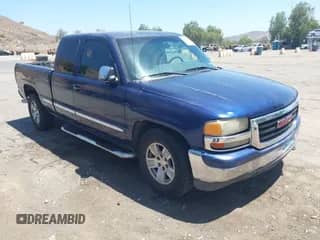 2001 GMC Sierra 1500 SLE z VIN 2GTEC19V611272933, wystawiony jako IAAI lot #42509221 z przebiegiem 298 443 mil mil oraz . Historia ofert i sprzedaży dostępna na DreamBid. Obrazek 1.