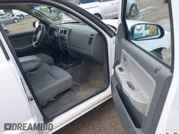 2006 Dodge Dakota SLT with VIN 1D7HW42K36S703683, listed as a IAAI auction lot 42322114 with 175,537 mi miles and . Bid and sale history available at DreamBid. Image 5.