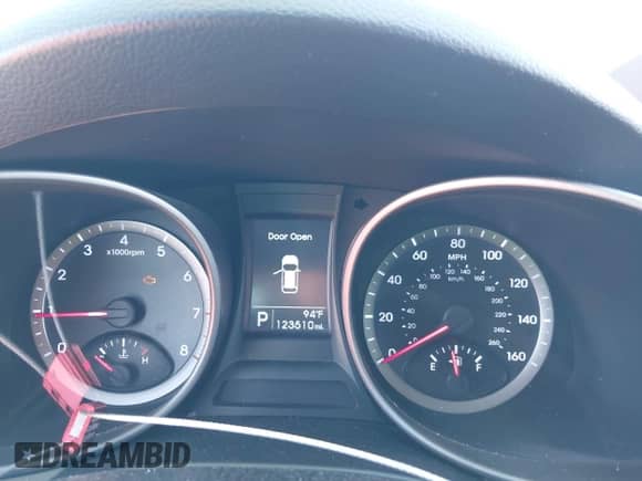 2016 Hyundai Santa Fe with VIN 5XYZU3LBXGG316388, listed as a IAAI auction lot 43215922 with 123,510 mi miles and . Bid and sale history available at DreamBid. Image 7.