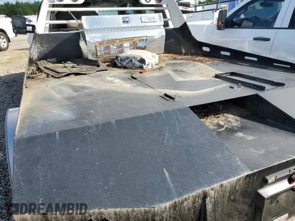 2004 Chevrolet Silverado 3500 с VIN 1GCJC33154F104505, выставлен на аукционе Copart как лот 71030344 с пробегом Не указан миль и Списание • Salvage title. История ставок и продаж доступна на DreamBid. Изображение 6.