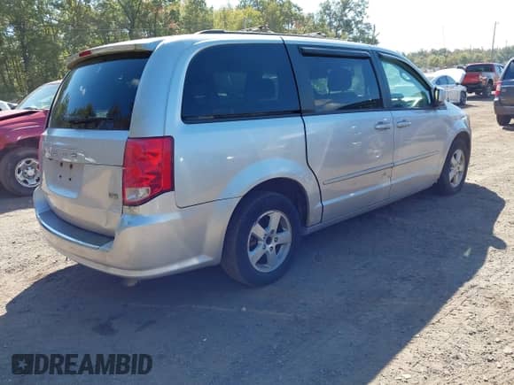 2011 Dodge Grand Caravan Mainstreet with VIN 2D4RN3DG7BR728914, listed as a IAAI auction lot 43389745 with 219,923 mi miles and . Bid and sale history available at DreamBid. Image 4.