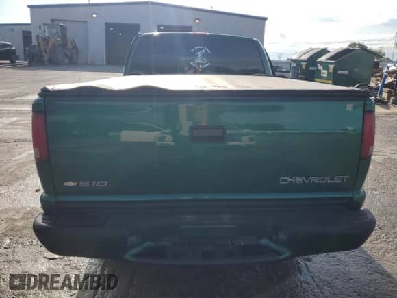 2000 Chevrolet S-10 LS with VIN 1GCCS19W0Y8194496, listed as a Copart auction lot 57460035 with Not provided miles and Salvage title. Bid and sale history available at DreamBid. Image 6.