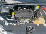 2018 Chevrolet Sonic LT z VIN 1G1JG6SH9J4110845, wystawiony jako Copart lot #82162555 z przebiegiem 137 730 mil mil oraz Czysty tytuł • Clean title. Historia ofert i sprzedaży dostępna na DreamBid. Obrazek 7.