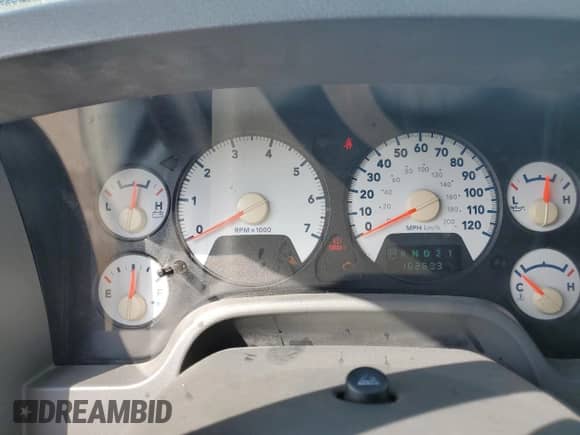 2007 Dodge 1500 SLT z VIN 3D7KR19D97G714120, wystawiony jako Copart lot #56861854 z przebiegiem 162 633 mil mil oraz Szkoda całkowita • Salvage title. Historia ofert i sprzedaży dostępna na DreamBid. Obrazek 9.