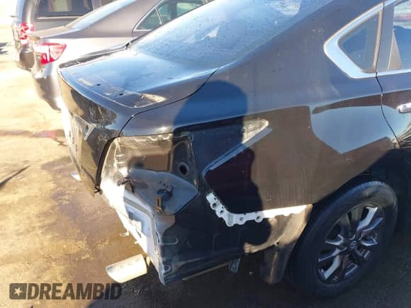 2015 Nissan Altima S z VIN 1N4AL3APXFC584168, wystawiony jako IAAI lot #41209058 z przebiegiem 115 267 mil mil oraz . Historia ofert i sprzedaży dostępna na DreamBid. Obrazek 18.