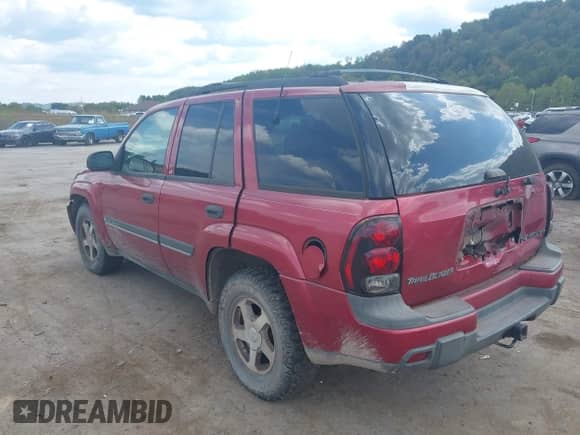 2002 Chevrolet TrailBlazer LS with VIN 1GNDT13S922164101, listed as a IAAI auction lot 43212917 with 285,275 mi miles and . Bid and sale history available at DreamBid. Image 3.