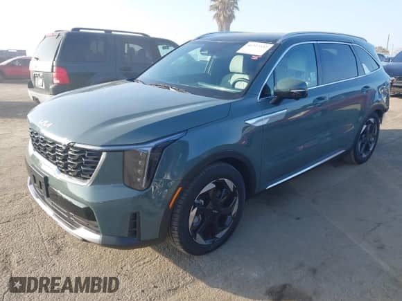 2025 Kia Sorento SX Prestige with VIN KNDRKDJG3S5312419, listed as a IAAI auction lot 41227332 with 2,861 mi miles and . Bid and sale history available at DreamBid. Image 21.