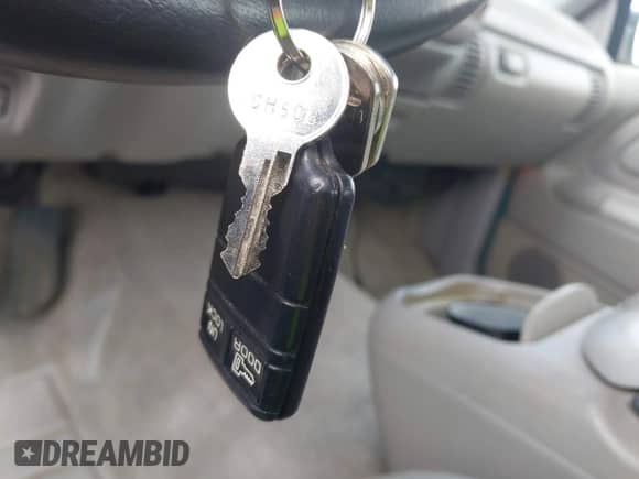 1996 Chevrolet Silverado 1500 with VIN 2GCEK19R5T1152890, listed as a IAAI auction lot 43246016 with 91,660 mi miles and . Bid and sale history available at DreamBid. Image 11.