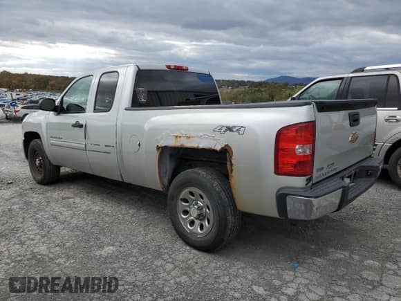 2010 Chevrolet Silverado 1500 LT with VIN 1GCSKSEA0AZ256054, listed as a Copart auction lot 89440485 with 145,813 mi miles and Clean title. Bid and sale history available at DreamBid. Image 2.