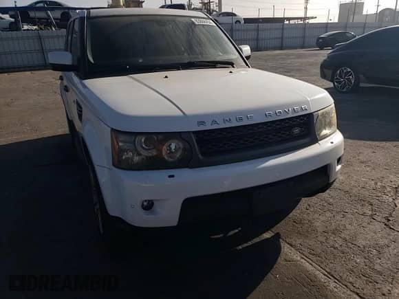 2011 Land Rover Range Rover Sport HSE Lux with VIN SALSK2D40BA273781, listed as a Copart auction lot 83868454 with 123,343 mi miles and Salvage title. Bid and sale history available at DreamBid. Image 11.