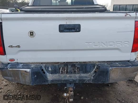 2018 Toyota Tundra SR с VIN 5TFUW5F18JX692272, выставлен на аукционе IAAI как лот 41421218 с пробегом 119 776 миль миль и . История ставок и продаж доступна на DreamBid. Изображение 20.