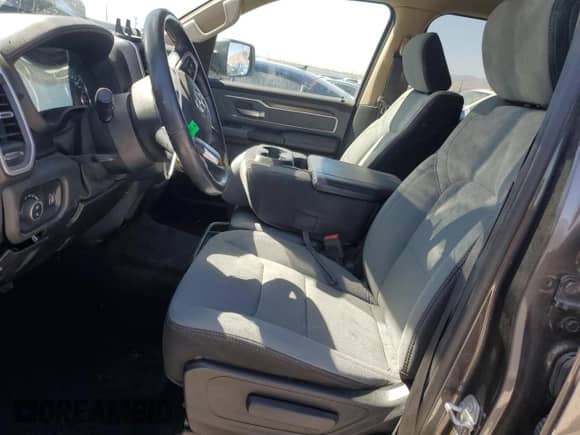 2020 Ram 1500 Lone Star z VIN 1C6RREFT2LN372496, wystawiony jako Copart lot #66883505 z przebiegiem 46 043 mil mil oraz Szkoda całkowita • Salvage title. Historia ofert i sprzedaży dostępna na DreamBid. Obrazek 7.