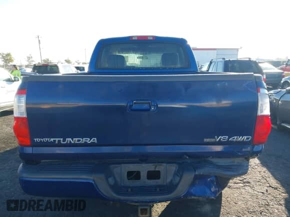 2005 Toyota Tundra Limited с VIN 5TBDT48185S490150, выставлен на аукционе IAAI как лот 43476350 с пробегом 285 794 миль миль и . История ставок и продаж доступна на DreamBid. Изображение 16.