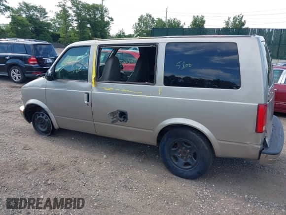 2003 Chevrolet Astro с VIN 1GNDM19X23B145052, выставлен на аукционе IAAI как лот 42604279 с пробегом Не указан миль и . История ставок и продаж доступна на DreamBid. Изображение 3.