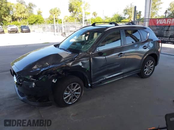 2024 Mazda CX-5 S Preferred z VIN JM3KFBCL7R0437961, wystawiony jako IAAI lot #43212608 z przebiegiem 25 623 mil mil oraz . Historia ofert i sprzedaży dostępna na DreamBid. Obrazek 2.