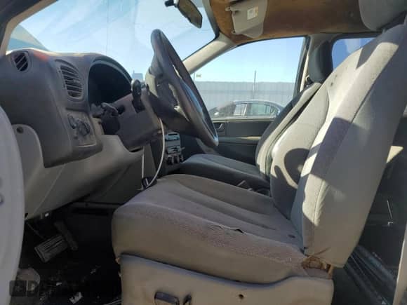 2006 Dodge Grand Caravan SE z VIN 1D4GP24R46B677261, wystawiony jako Copart lot #68558735 z przebiegiem Nie podano mil oraz Szkoda całkowita • Salvage title. Historia ofert i sprzedaży dostępna na DreamBid. Obrazek 7.