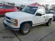 1997 Chevrolet Silverado 1500 with VIN 1GCEC14R3VZ118039, listed as a Copart auction lot 85575614 with 105,417 mi miles and Salvage title. Bid and sale history available at DreamBid. Image 1.