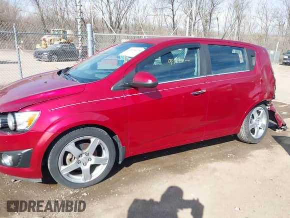 2013 Chevrolet Sonic LTZ с VIN 1G1JE6SH4D4167237, выставлен на аукционе IAAI как лот 41694276 с пробегом 95 276 миль миль и . История ставок и продаж доступна на DreamBid. Изображение 14.