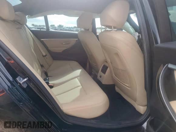 2018 BMW 3 Series 330i z VIN WBA8B9C53JEE81889, wystawiony jako Copart lot #82160725 z przebiegiem 64 851 mil mil oraz Szkoda całkowita • Salvage title. Historia ofert i sprzedaży dostępna na DreamBid. Obrazek 10.