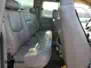 2003 Chevrolet Silverado 2500HD LT z VIN 1GCHK29G83E125196, wystawiony jako Copart lot #55274115 z przebiegiem 307 475 mil mil oraz Szkoda całkowita • Salvage title. Historia ofert i sprzedaży dostępna na DreamBid. Obrazek 10.
