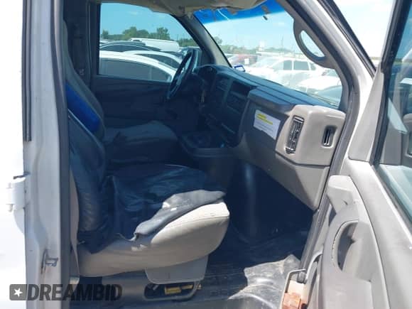 2005 Chevrolet Express Cargo с VIN 1GCFG15XX51243320, выставлен на аукционе IAAI как лот 42840112 с пробегом 345 101 миль миль и . История ставок и продаж доступна на DreamBid. Изображение 5.