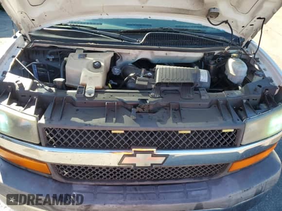 2005 Chevrolet Express Passenger с VIN 1GAHG39U851253728, выставлен на аукционе Copart как лот 68888055 с пробегом 278 430 миль миль и Списание • Salvage title. История ставок и продаж доступна на DreamBid. Изображение 12.