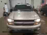 2003 Chevrolet TrailBlazer EXT LT z VIN 1GNET16S936165887, wystawiony jako Copart lot #55245805 z przebiegiem 171 484 mil mil oraz Nie do naprawy • Non repairable. Historia ofert i sprzedaży dostępna na DreamBid. Obrazek 5.