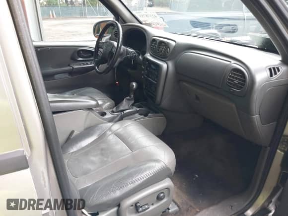 2002 Chevrolet TrailBlazer LS с VIN 1GNDS13S822136700, выставлен на аукционе IAAI как лот 42378755 с пробегом 250 026 миль миль и . История ставок и продаж доступна на DreamBid. Изображение 5.