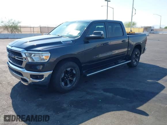2021 Ram 1500 Big Horn z VIN 1C6RREFM9MN712074, wystawiony jako IAAI lot #42960665 z przebiegiem 44 477 mil mil oraz . Historia ofert i sprzedaży dostępna na DreamBid. Obrazek 2.