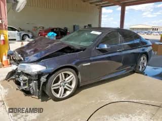 2016 BMW 5 Series 550i xDrive с VIN WBAKP9C5XGD980949, выставлен на аукционе Copart как лот 82103085 с пробегом 74 821 миль миль и Чистый • Clean title. История ставок и продаж доступна на DreamBid. Изображение 1.