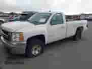 2008 Chevrolet Silverado 2500HD Work Truck z VIN 1GCHC24K48E125633, wystawiony jako IAAI lot #40718124 z przebiegiem Nie podano mil oraz . Historia ofert i sprzedaży dostępna na DreamBid. Obrazek 16.