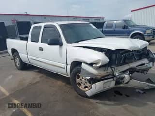 2004 Chevrolet Silverado 1500 LS с VIN 2GCEC19T141113207, выставлен на аукционе IAAI как лот 43049140 с пробегом 323 930 миль миль и . История ставок и продаж доступна на DreamBid. Изображение 1.