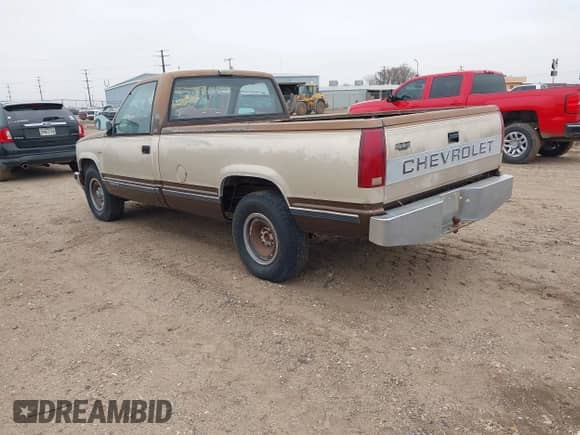1988 Chevrolet Silverado 2500 с VIN 1GCFC24K4JE123538, выставлен на аукционе IAAI как лот 41741153 с пробегом 253 186 миль миль и . История ставок и продаж доступна на DreamBid. Изображение 3.