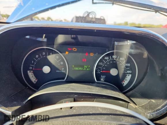 2010 Ford Explorer XLT с VIN 1FMEU6DE1AUA96360, выставлен на аукционе Copart как лот 83951065 с пробегом 186 358 миль миль и Списание • Salvage title. История ставок и продаж доступна на DreamBid. Изображение 9.
